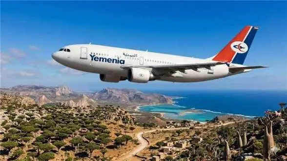بعد توقف الرحلات الجوية.. مرضى وطلاب سقطرى يخوضون رحلة بحرية شاقة هرباً من العزلة