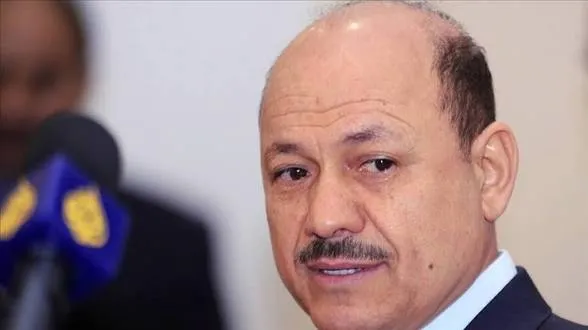 العليمي يفاجئ الجميع بقرار رئاسي صادم.. هل يعيد تمكين المجلس الانتقالي؟