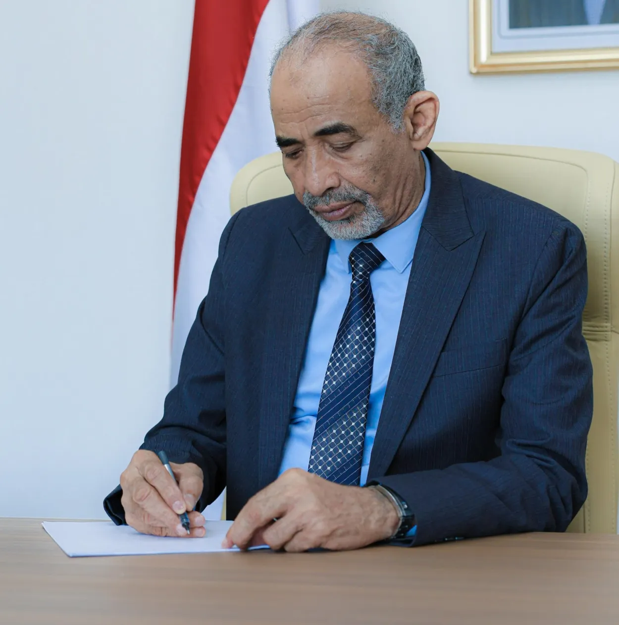 الصبيحي يعزّي بوفاة اللواء الركن محمد سعيد بن بريك