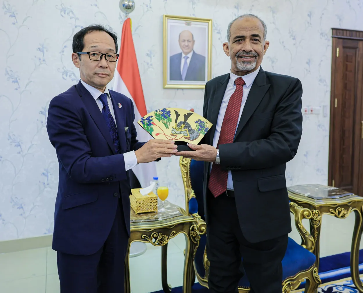 محمود الصبيحي يؤكد للسفير الياباني أهمية دعم الحكومة اليمنية لمواجهة التحديات الأمنية والاقتصادية