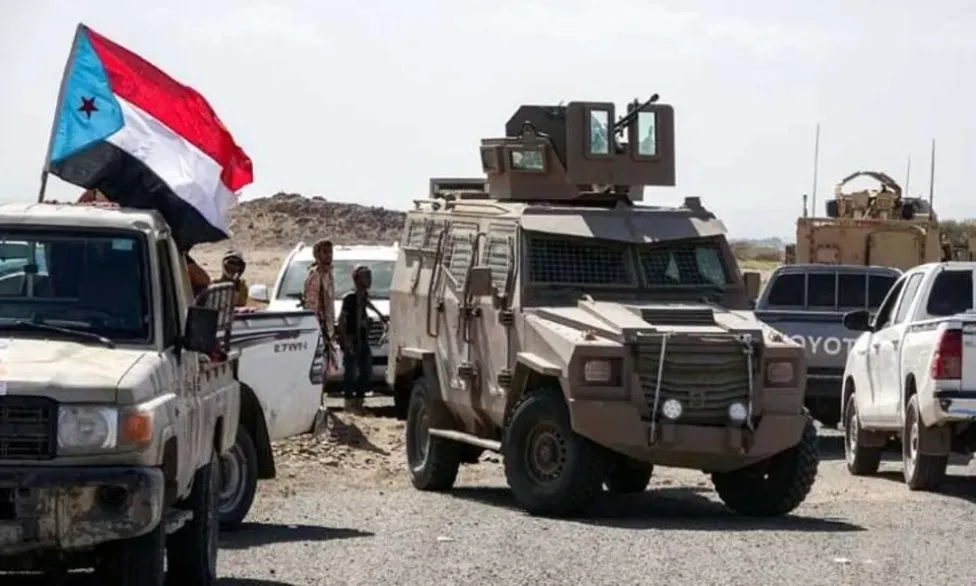 بعد إعلان استئناف تصدير النفط.. المجلس الانتقالي يهاجم العليمي ويتحدث عن 
