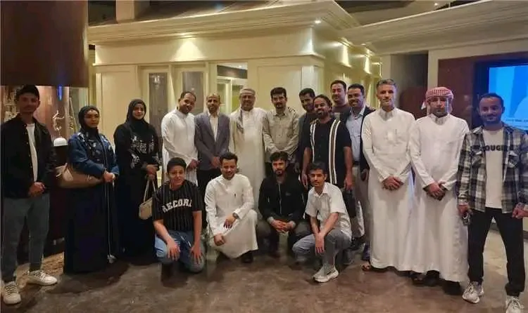 الميسري يؤكد أهمية الإعلام الوطني خلال لقائه طاقم قناة 
