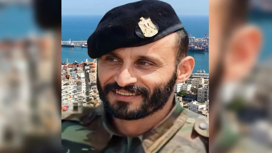 منصة أبناء عدن تنشر مكالمات صوتية لقيادي أمني بالانتقالي يستدرج فتيات ويبتزهن