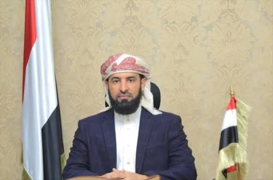 العليمي يعين المحافظ مختار الرباش قائدًا لمحور أبين واللواء 255 مشاة