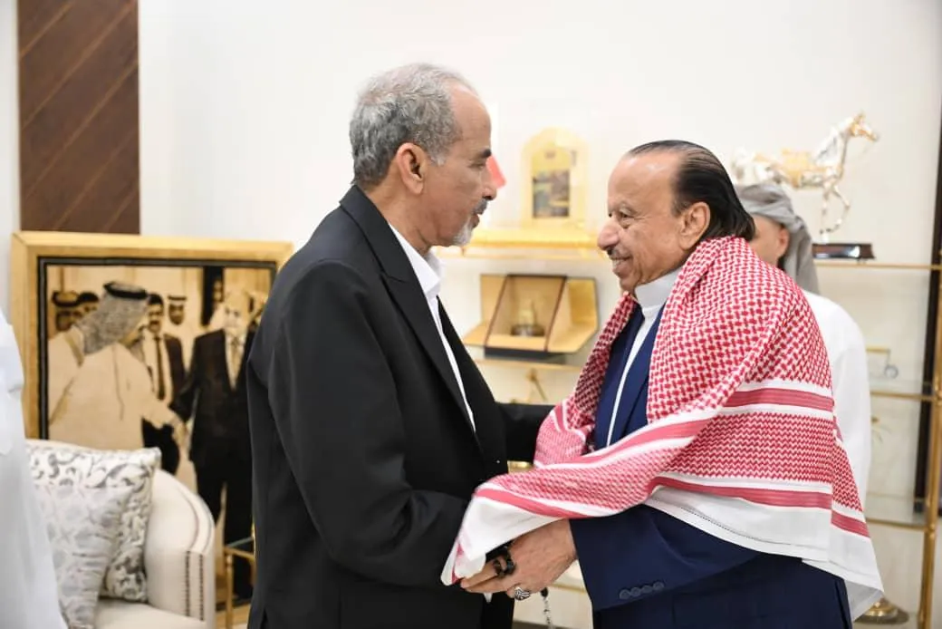 الصبيحي يقدّم العزاء في وفاة الرئيس السابق عبدربه منصور هادي  