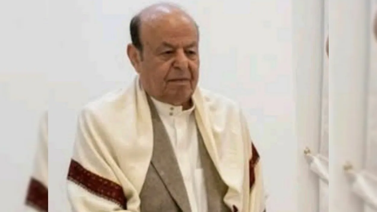 قام بزيارات خارجية بعيدا عن الأضواء.. مصادر تكشف تفاصيل الحالة الصحية للرئيس هادي قبل وفاته