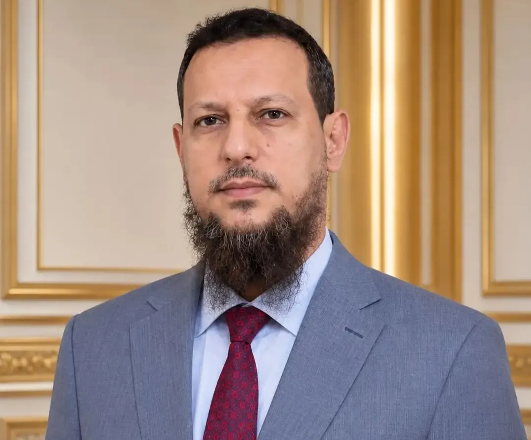 محافظ عدن عبدالرحمن شيخ: الرئيس هادي لم يبع الشعارات والأوهام وإنا على دربه لسائرون